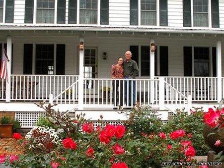 Lazyjack Inn On Dogwood Harbor Tilghman Exterior photo